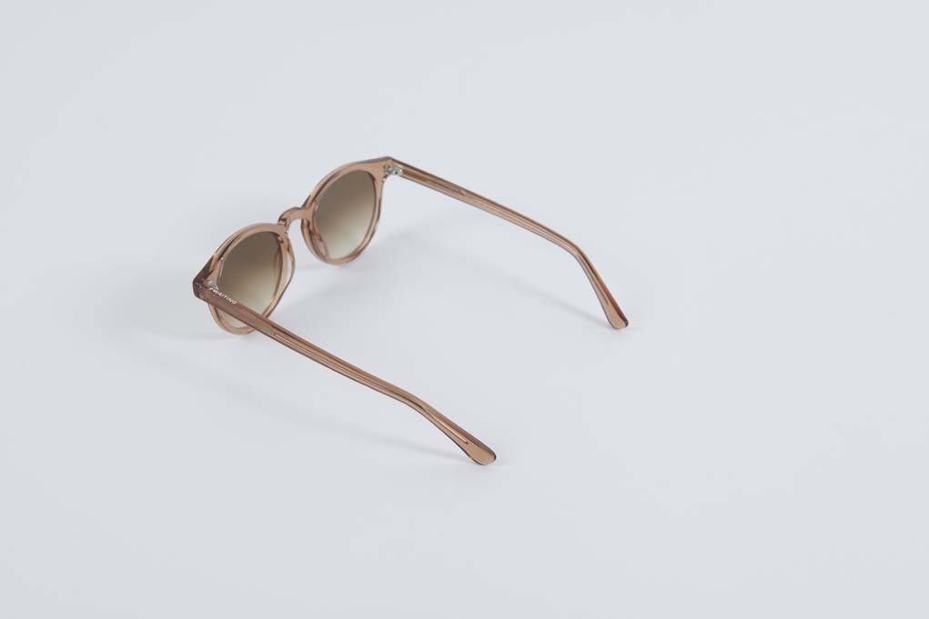 Cesar / E5 / Brown Gradient Lens