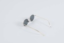 Zelie / E18 - Pale Gold / Green Lens