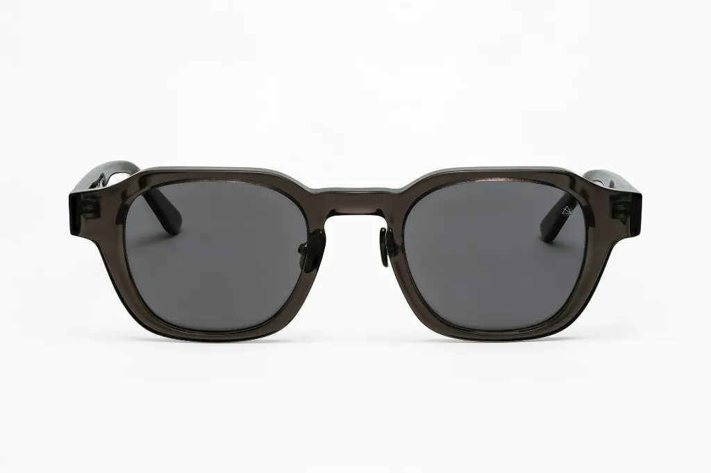 Flo _ E13 _ Verres Black Pola _ Cat.3-FACE.webp