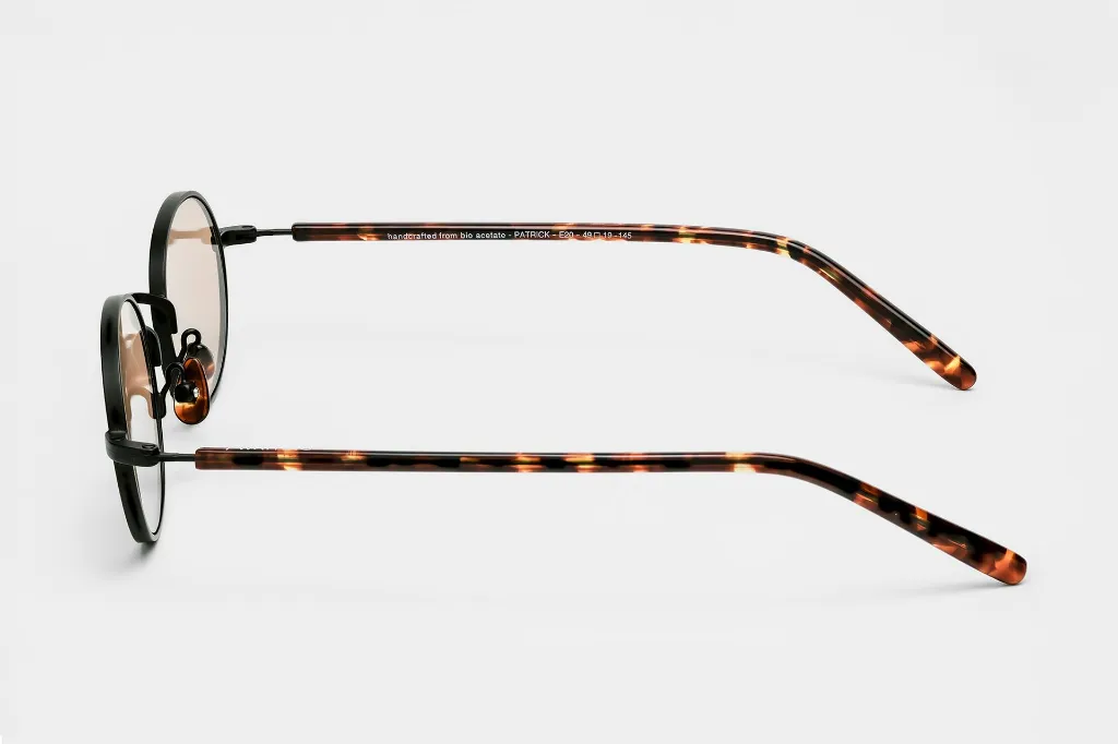 Patrick _ E20 _ Verres Light brown _ Cat.1-COTE.webp