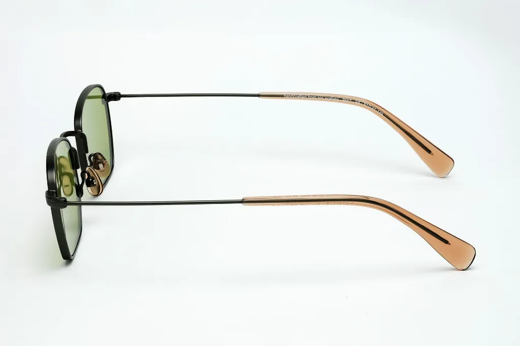Brit _ E5 _ Verres Vert profond _ Cat.2-COTE.webp