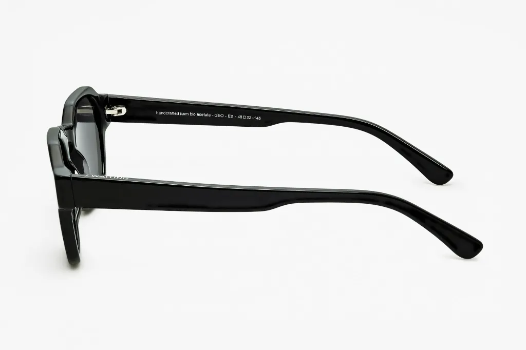 Geo _ E2 _ Black Pola Lens-COTE.webp