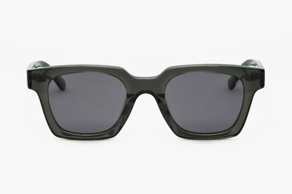 Myn _ E13 _ Black Pola Lens-FACE.webp