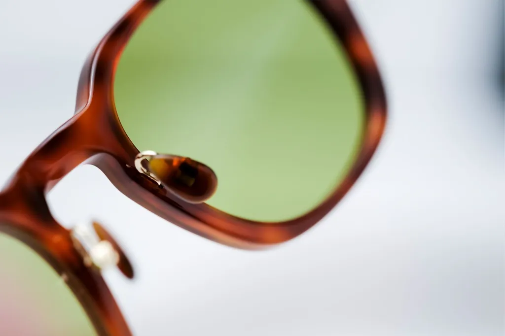 Flo _ E81-E81_E17 _ Verres Vert profond _ Cat.2-16081.webp