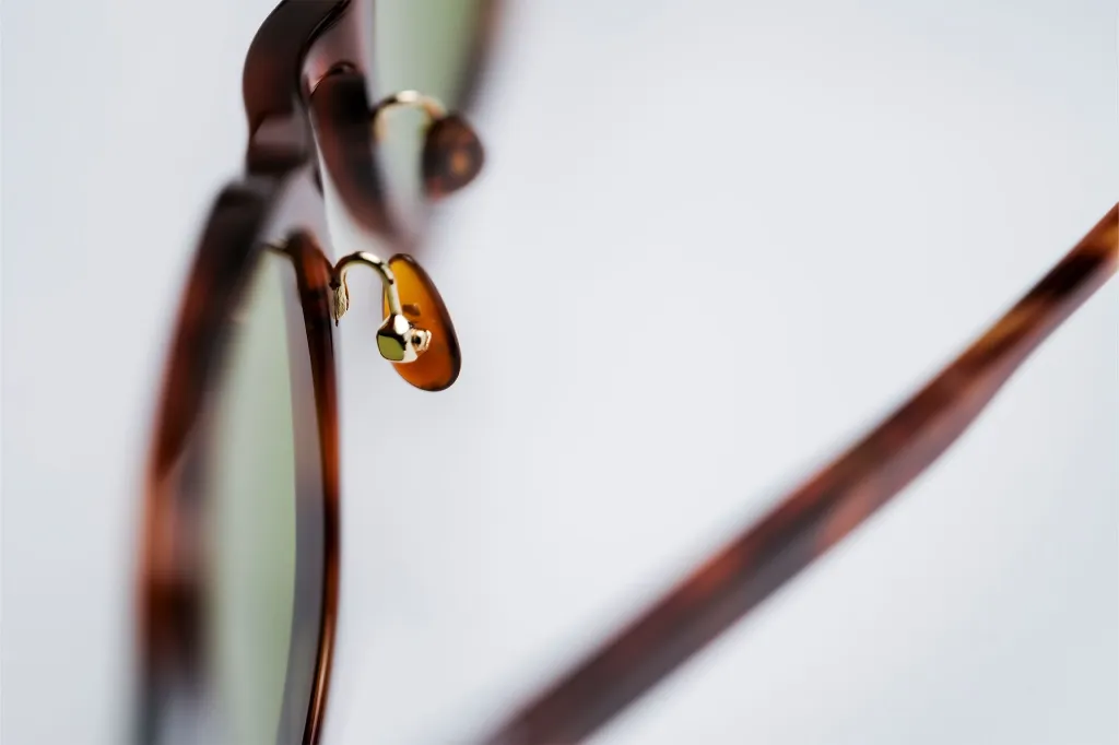 Flo _ E81-E81_E17 _ Verres Vert profond _ Cat.2-16077.webp